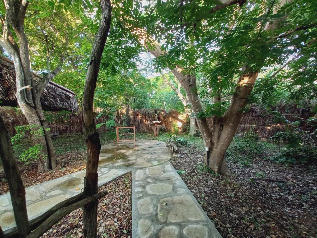 Watamu Beach Cottages B&B エクステリア 写真