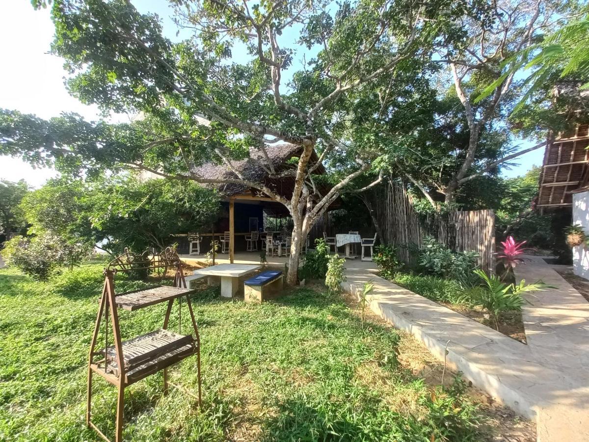 Watamu Beach Cottages B&B エクステリア 写真