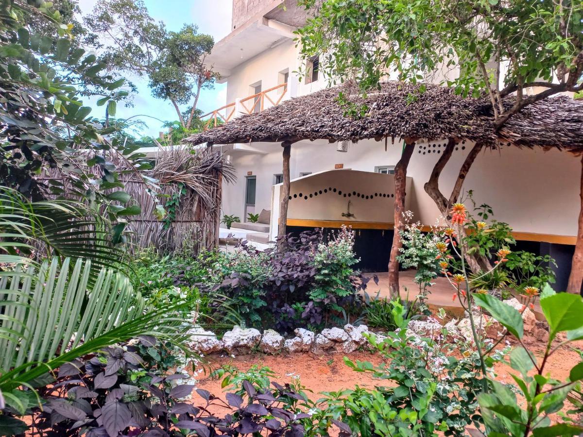 Watamu Beach Cottages B&B エクステリア 写真