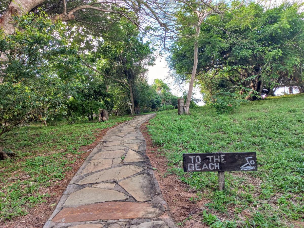 Watamu Beach Cottages B&B エクステリア 写真