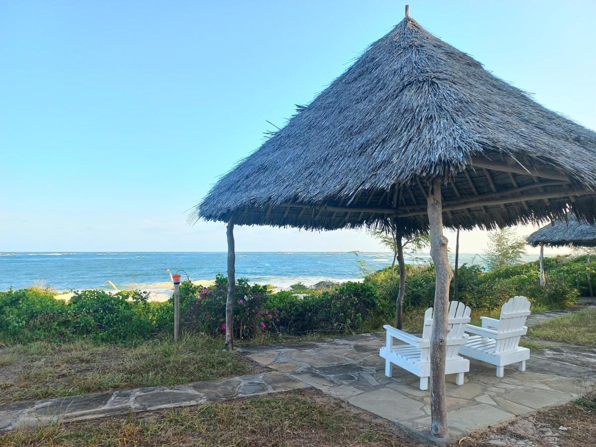 Watamu Beach Cottages B&B エクステリア 写真