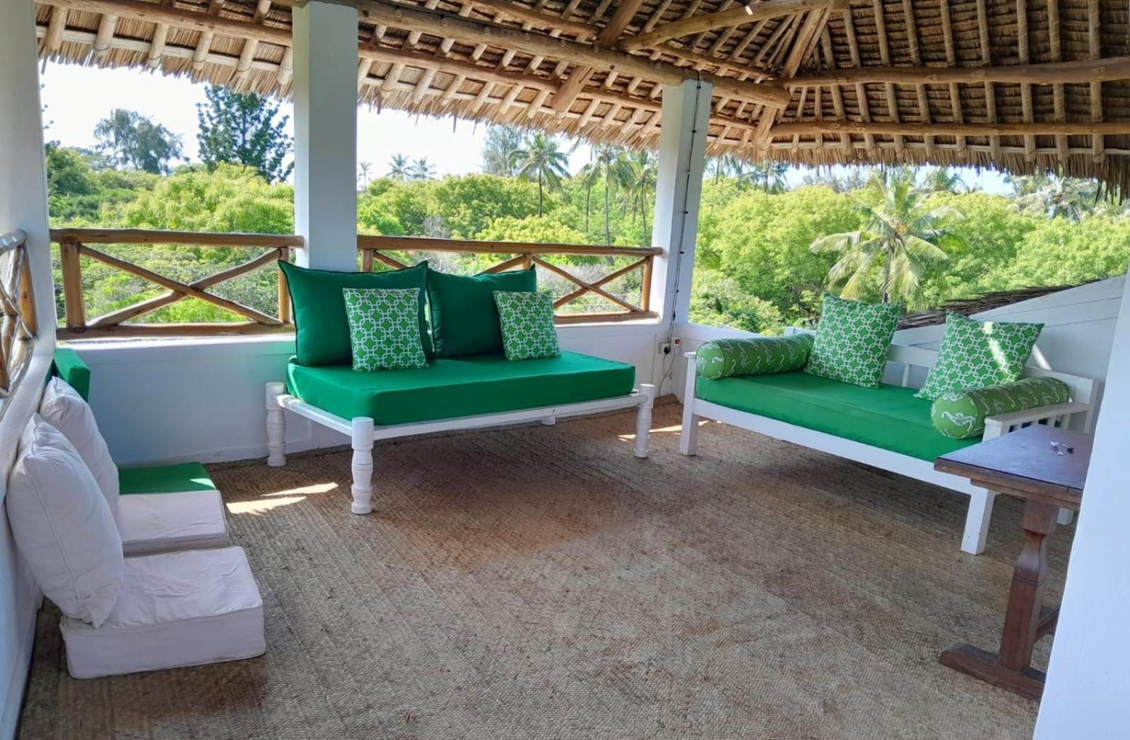 Watamu Beach Cottages B&B エクステリア 写真