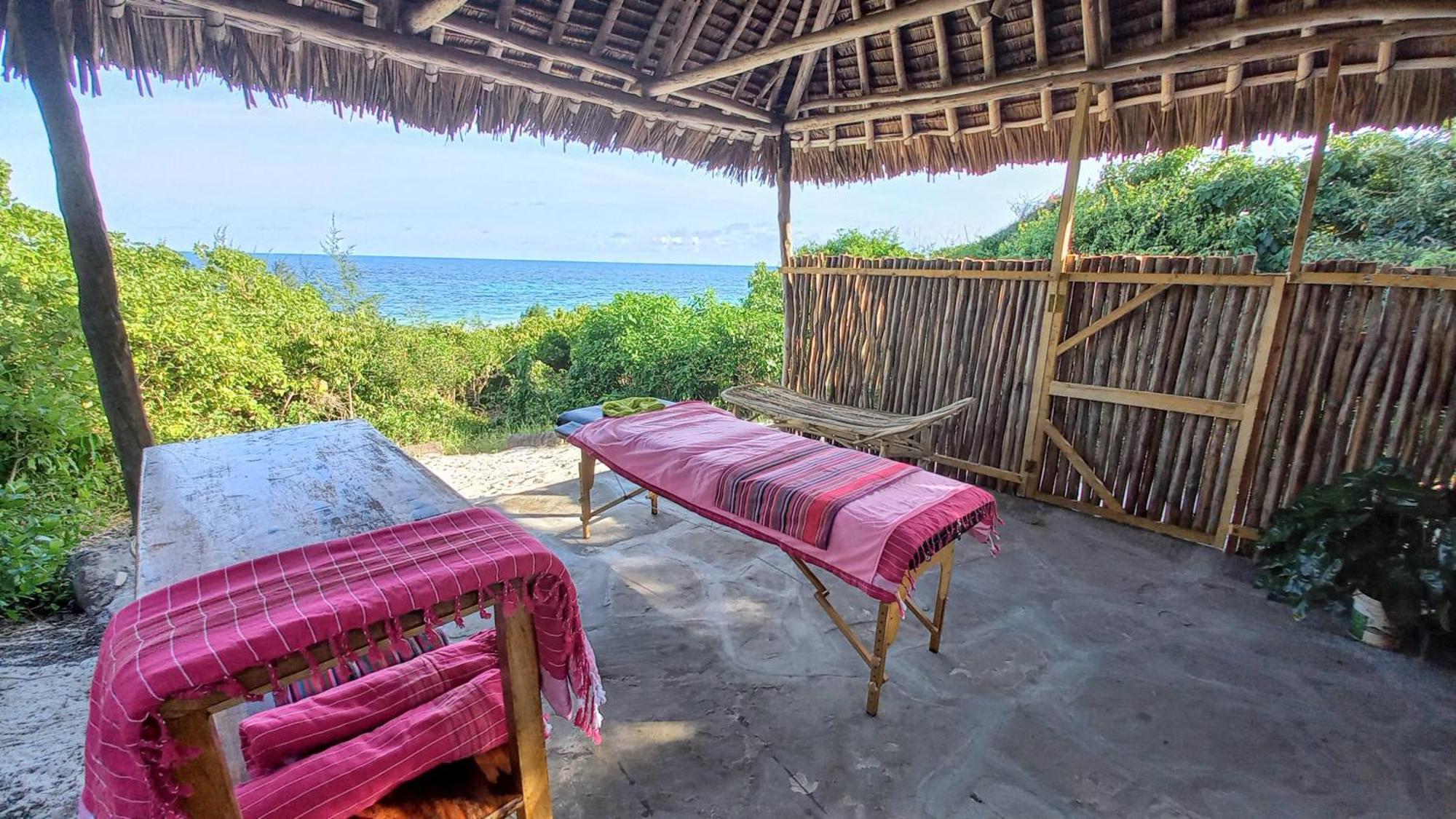 Watamu Beach Cottages B&B エクステリア 写真