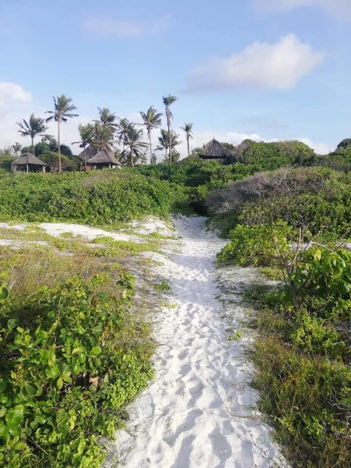 Watamu Beach Cottages B&B エクステリア 写真