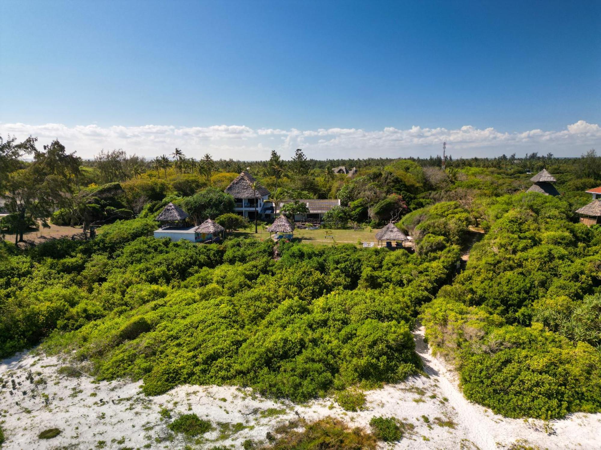 Watamu Beach Cottages B&B エクステリア 写真