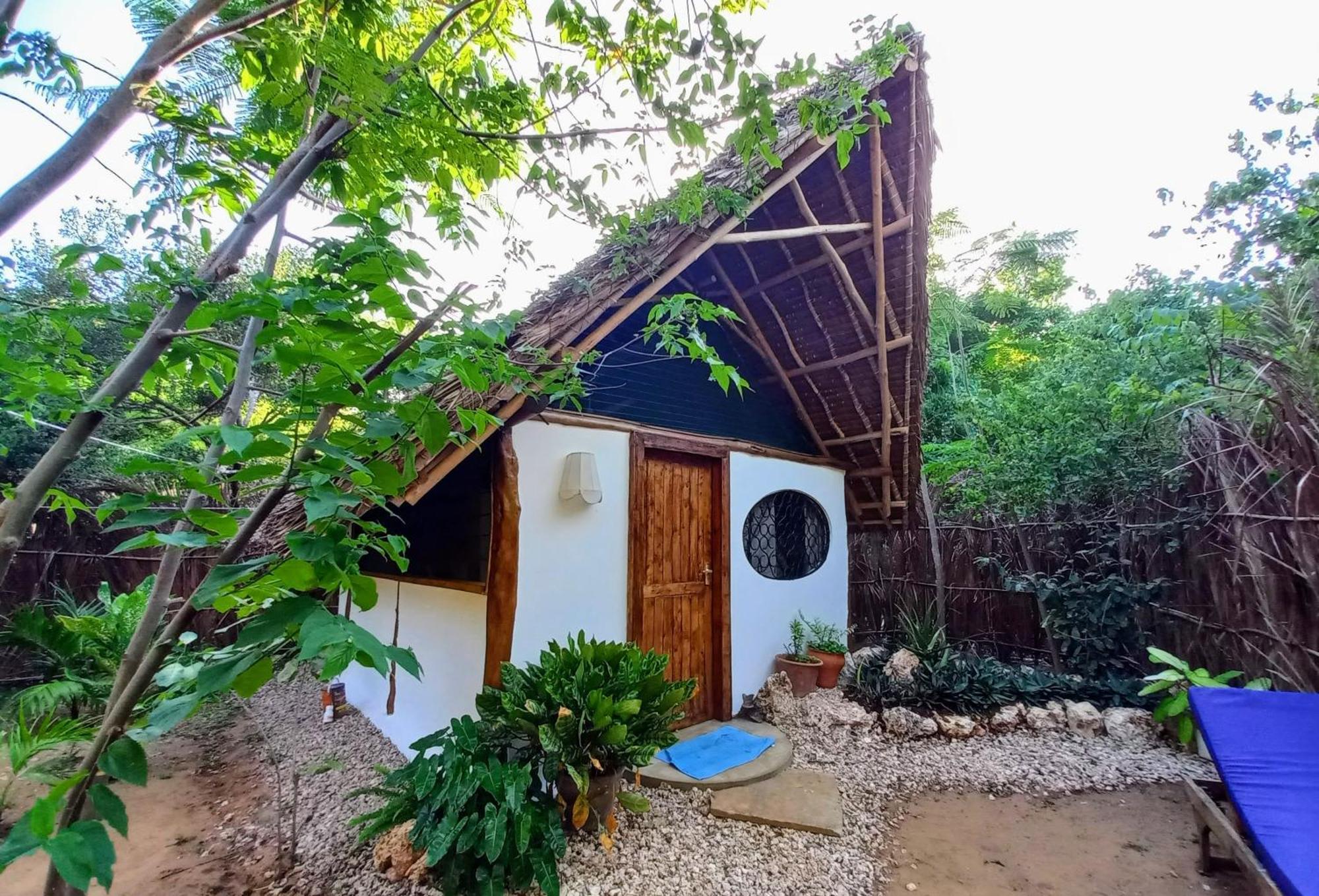 Watamu Beach Cottages B&B エクステリア 写真